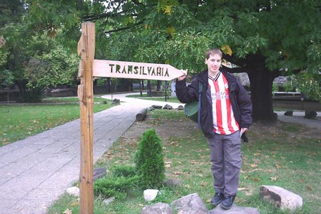 Showing_way_Transylvania_Oct_'03.jpg